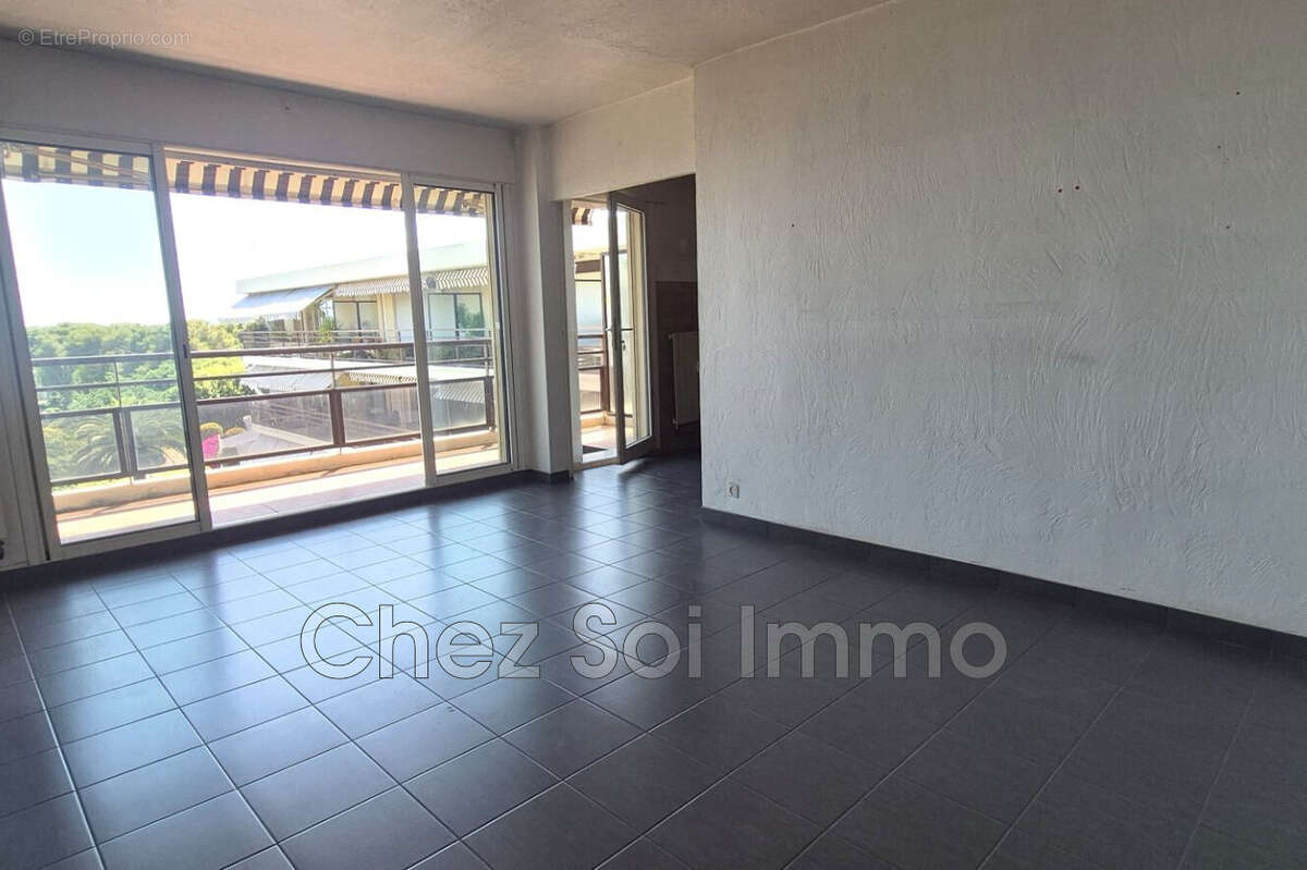 Appartement 65 m² à Villeneuve-Loubet  - photo 2