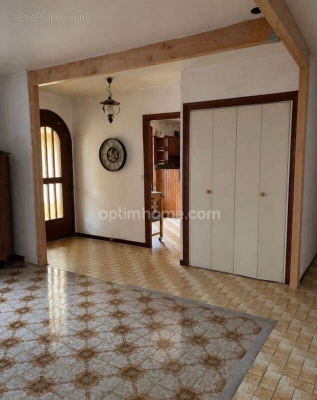  Xambes – Maison 127 m² – 3 chambres + bureau – Garage 72 m² – Terrain 3 500 m² - photo 3