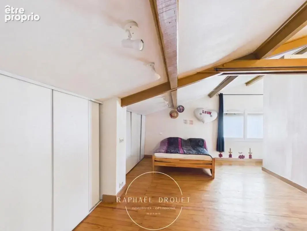 SAINT-CLAIR-DU-RHÔNE – Grande maison familiale de caractère avec 165 m² habitables - photo 12