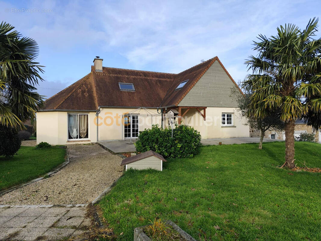 Maison à SAINTE-PIENCE