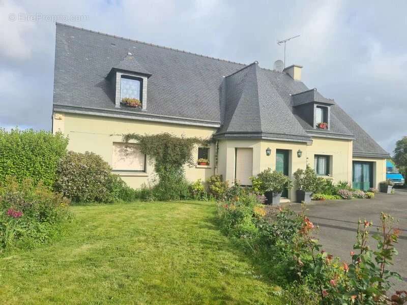 Maison à CHATELAUDREN
