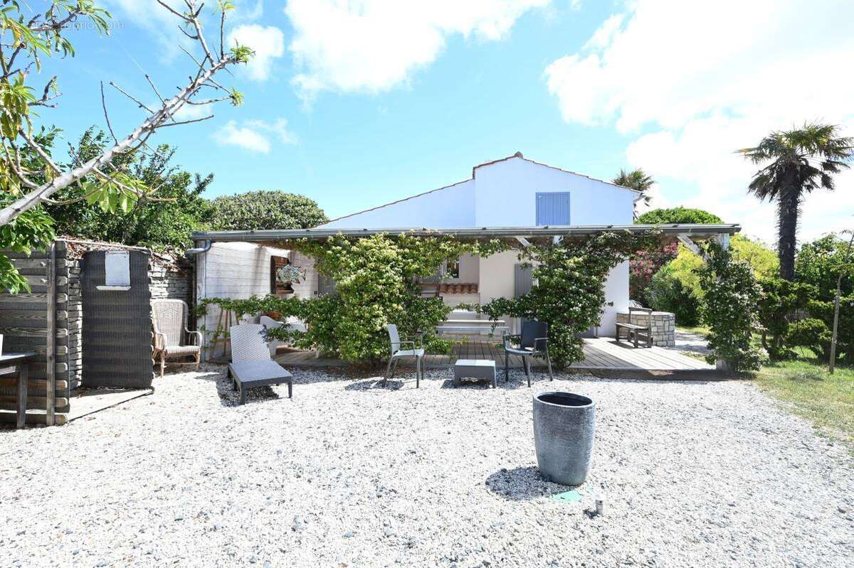 Maison à SAINT-CLEMENT-DES-BALEINES