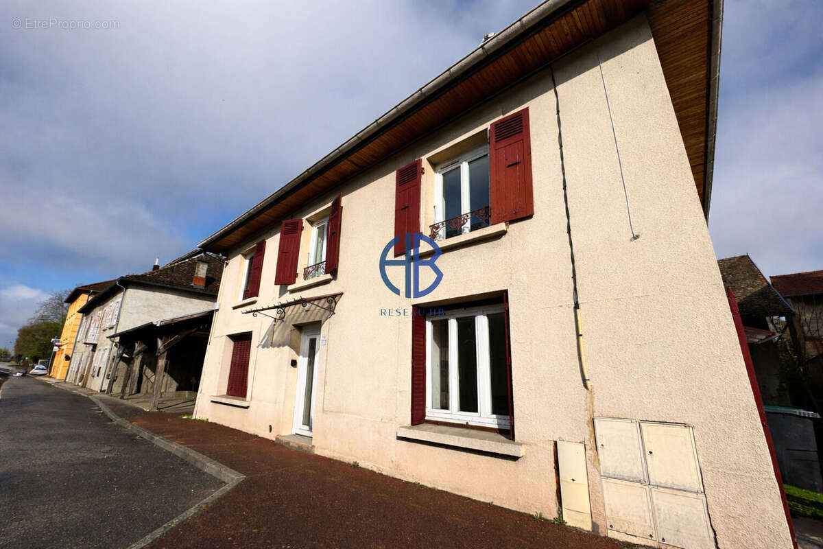 Appartement à LES ABRETS