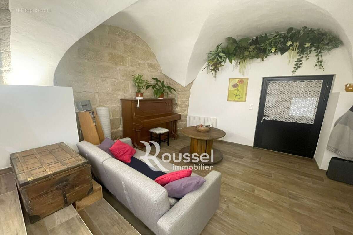 Maison à POUSSAN
