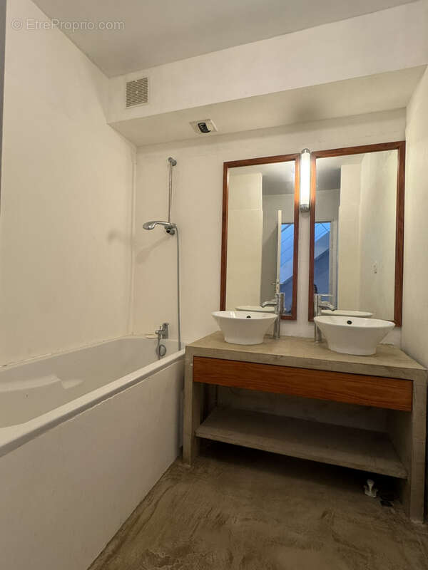 Appartement à LES AVIRONS