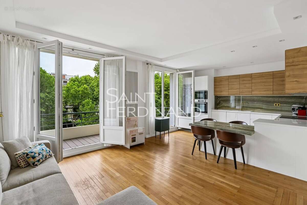 Appartement à NEUILLY-SUR-SEINE
