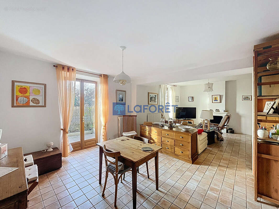 Appartement à SAINT-GERMAIN-LES-CORBEIL