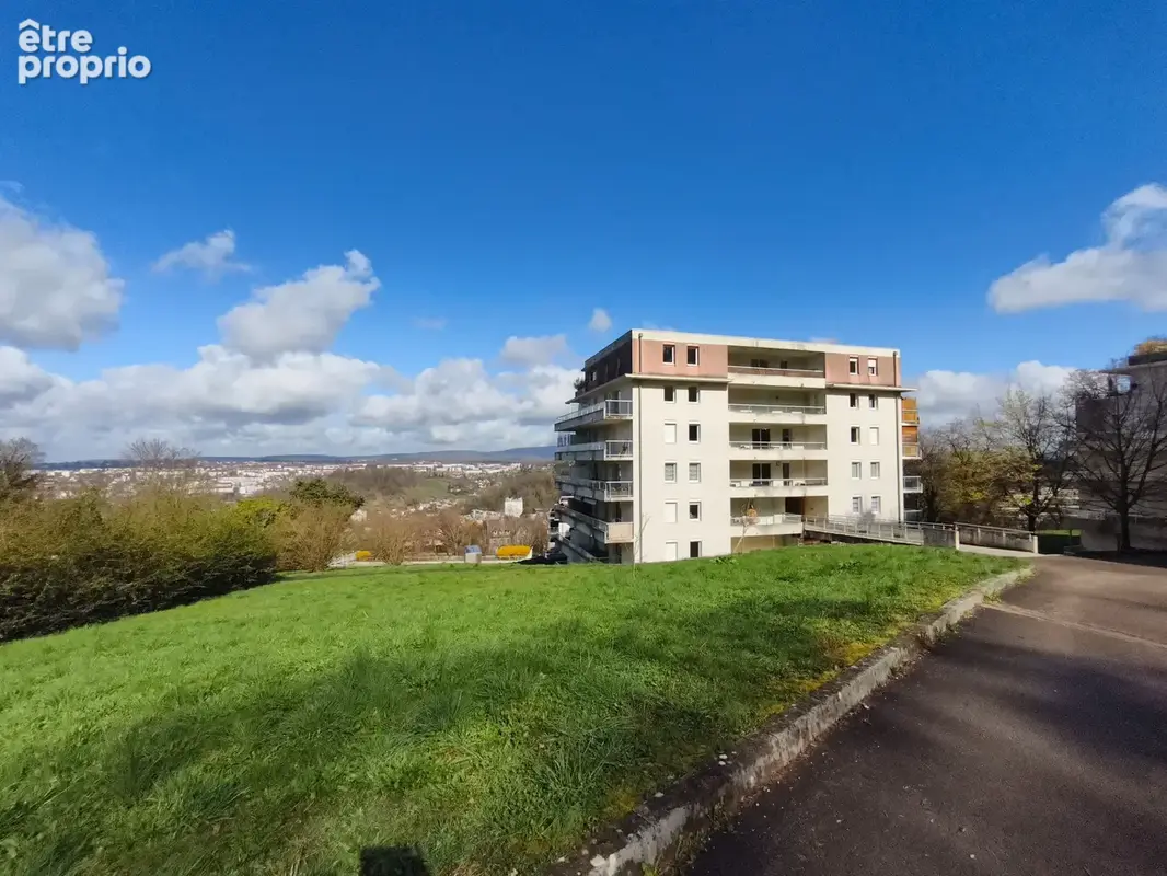 À VENDRE à BESANCON , T2 avec piscine collective extérieure   Vue panoramique sur Besançon et prestations haut - photo 10