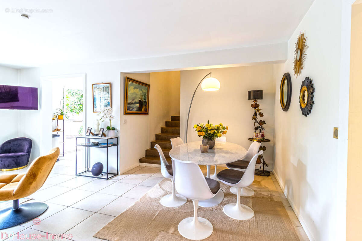 Maison 104 m² à Cogolin  - photo 9