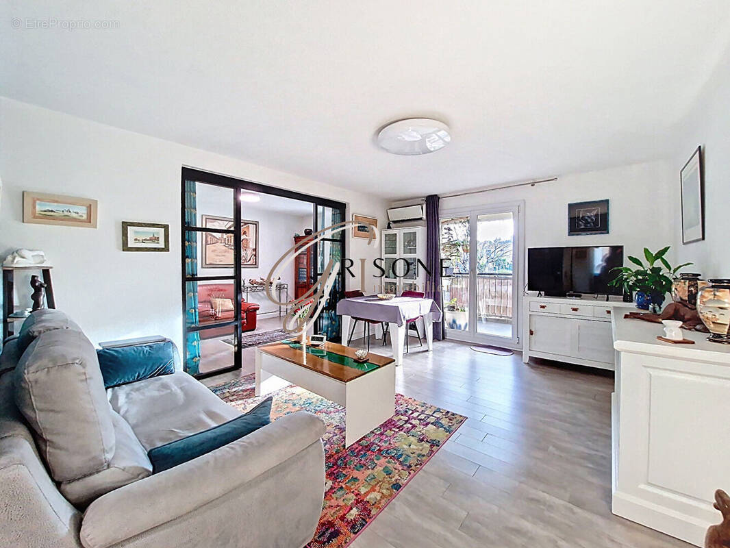 Appartement à SIX-FOURS-LES-PLAGES
