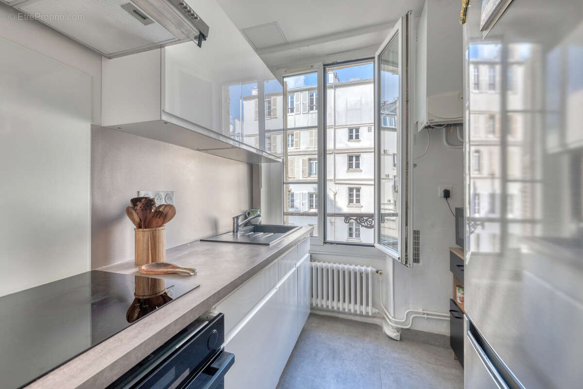 Appartement à PARIS-7E