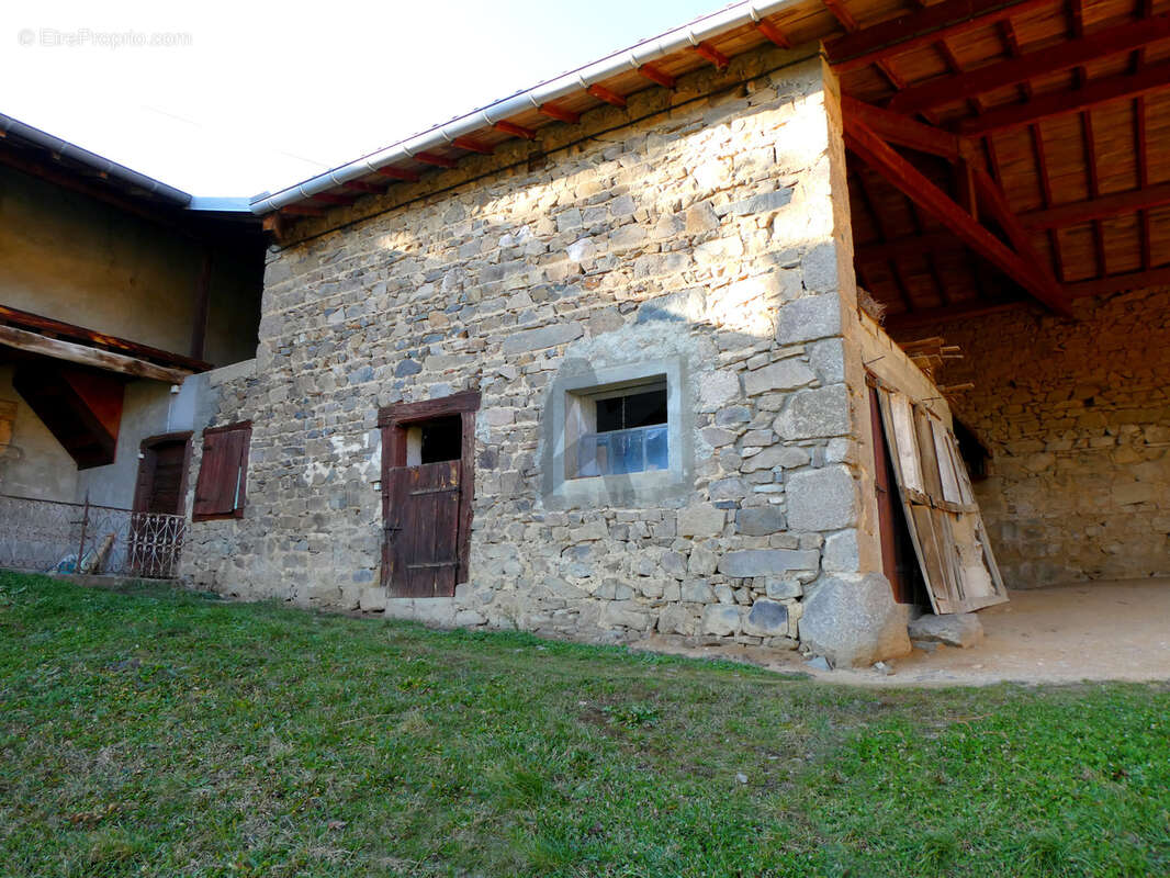 Maison à SAINT-LAURENT-DE-CHAMOUSSET