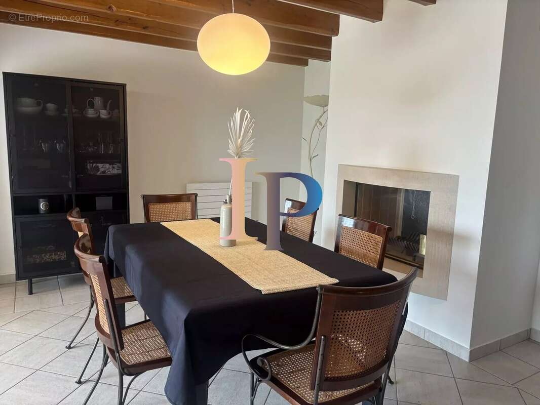 Maison à POUILLY-SOUS-CHARLIEU