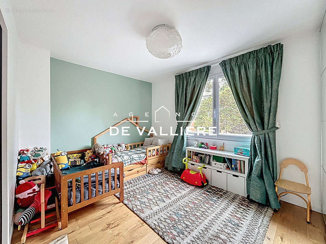 Appartement à SURESNES