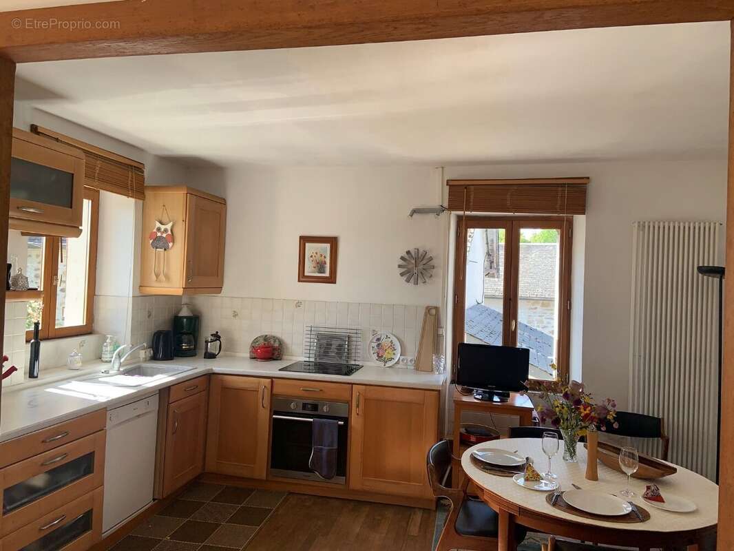 Maison - 3 chambres, Jardin 311 m2 avec garage. - photo 3