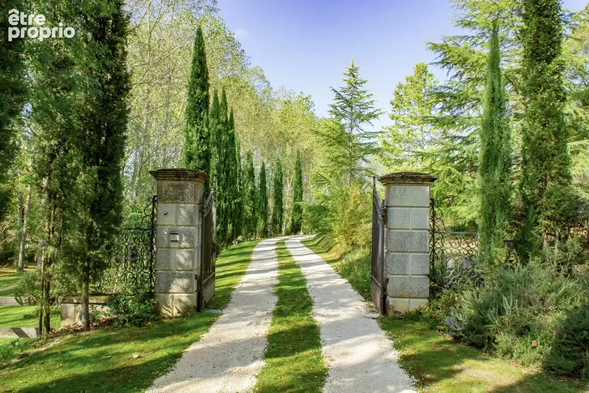 Superbe maison forte restaurée sur plus de 3 hectares - photo 16