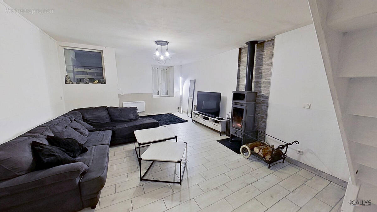 Maison à SORCY-SAINT-MARTIN