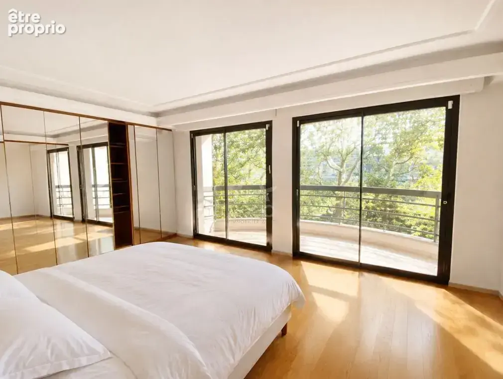 Neuilly sur seine - duplex d'exception avec terrasse et parking (4/5 chambres) - photo 4