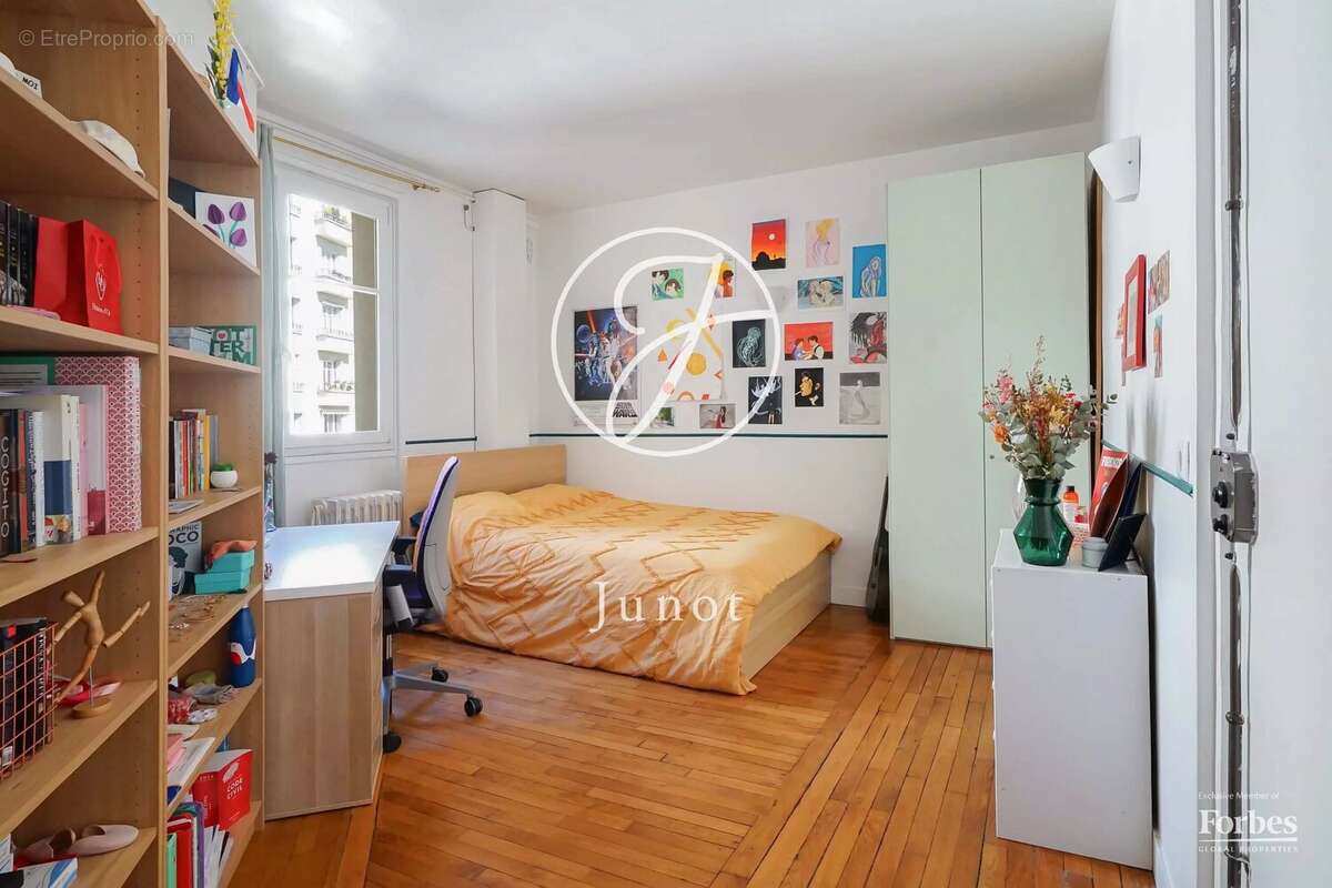 Paris 16e - AUTEUIL / VERSAILLES - Appartement à vendre - 6 pièces - 169,59m² Carrez - 4 chambres - Vues dégagées. - photo 18
