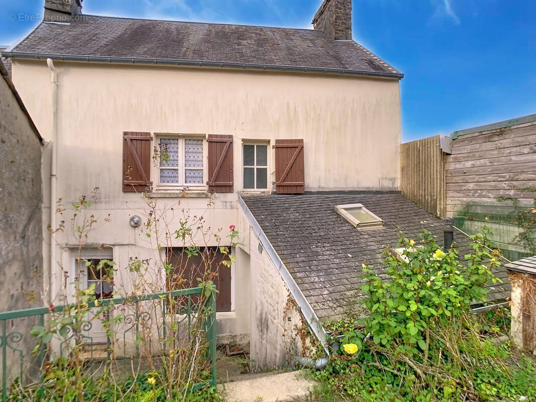 Maison à LA HAYE-DU-PUITS