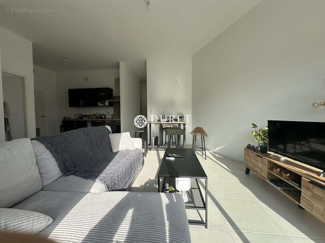 Appartement à LES LANDES-GENUSSON