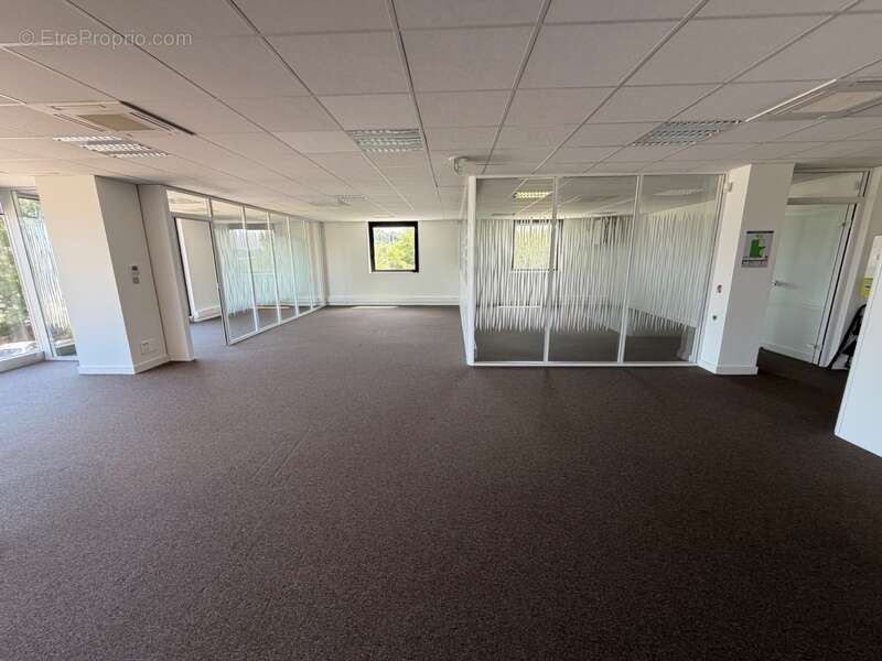 bureaux à vendre CHAPONOST (69) magnifique plateau de 160m2 dans l'immeuble LW1, face à la gare de Chaponost - photo 4
