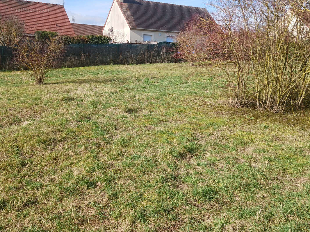 Terrain à BEAUNE-LA-ROLANDE