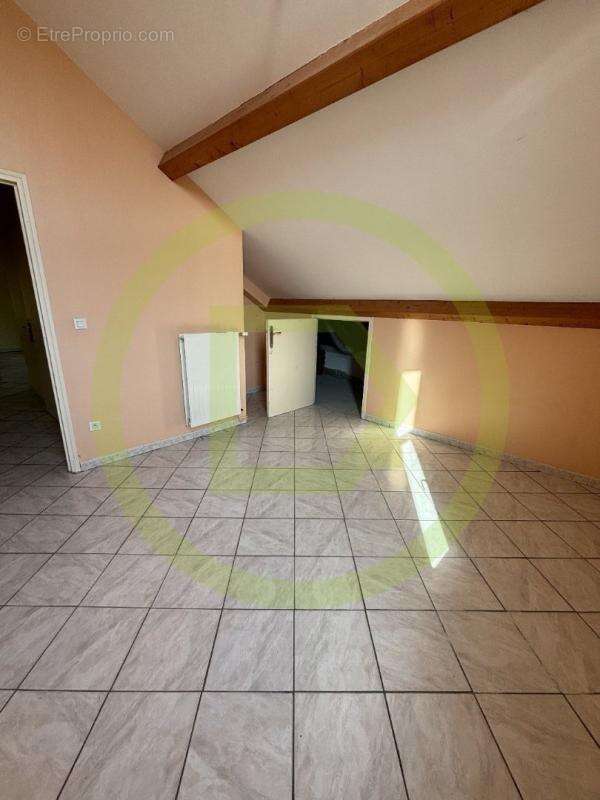 Appartement à CHENERAILLES