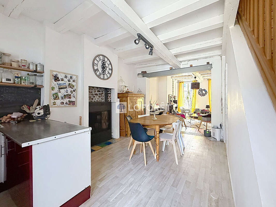 Maison de ville - 5 chambres et extérieur - photo 3