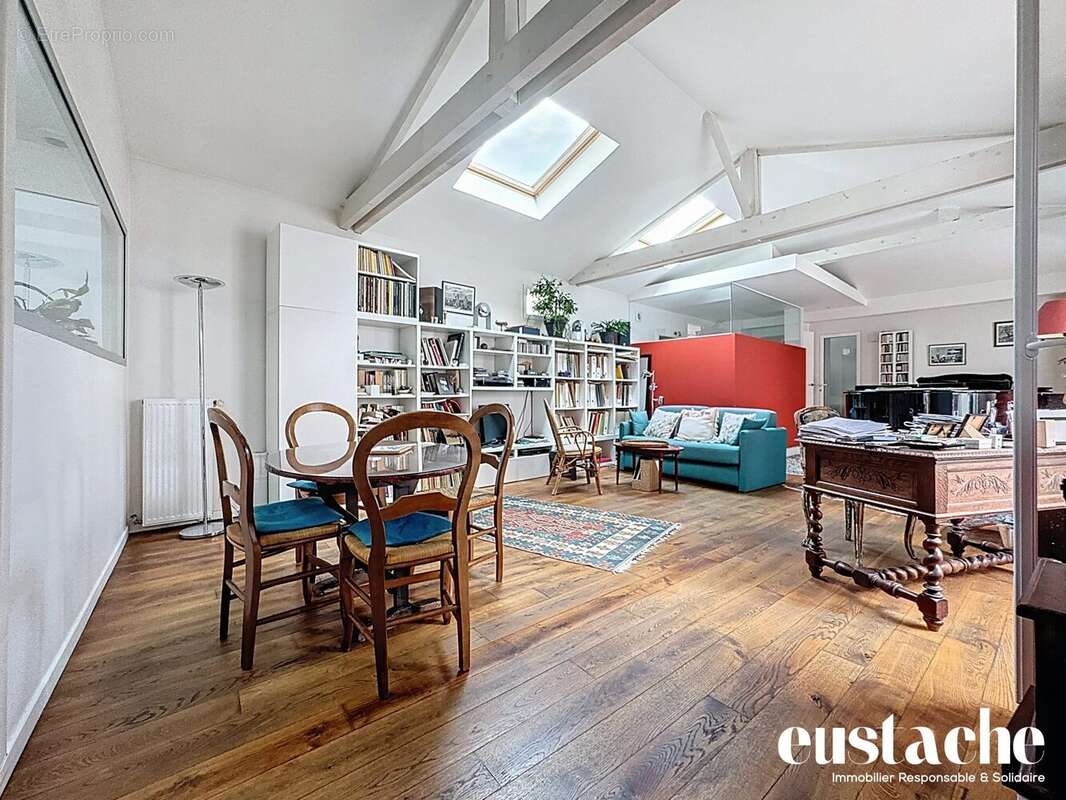 Appartement à PARIS-20E