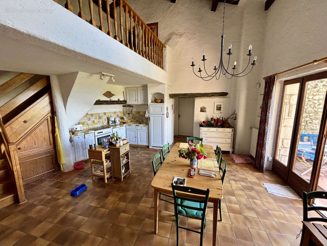Maison à GRIGNAN