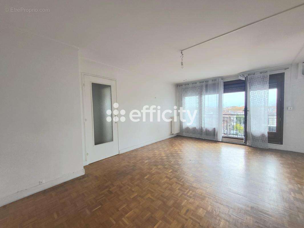 Appartement à EPINAY-SUR-SEINE