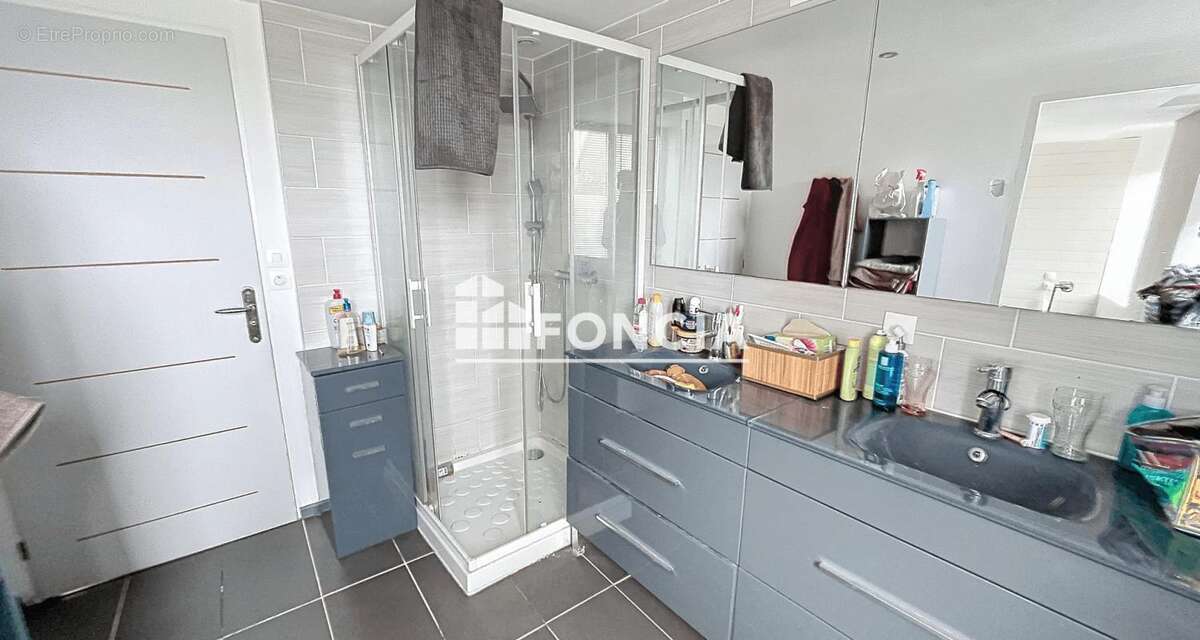 Maison à LA CHAPELLE-BICHE