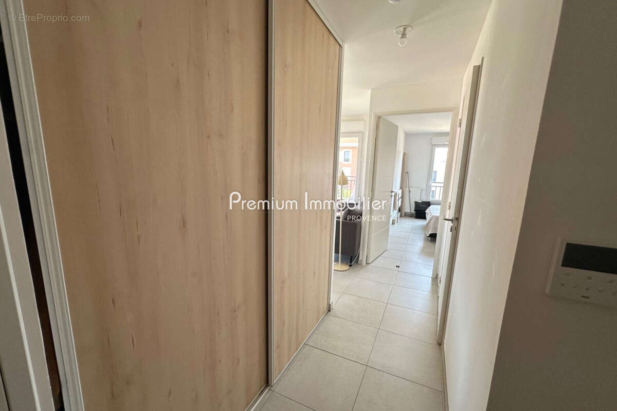 Appartement à LE PUY-SAINTE-REPARADE