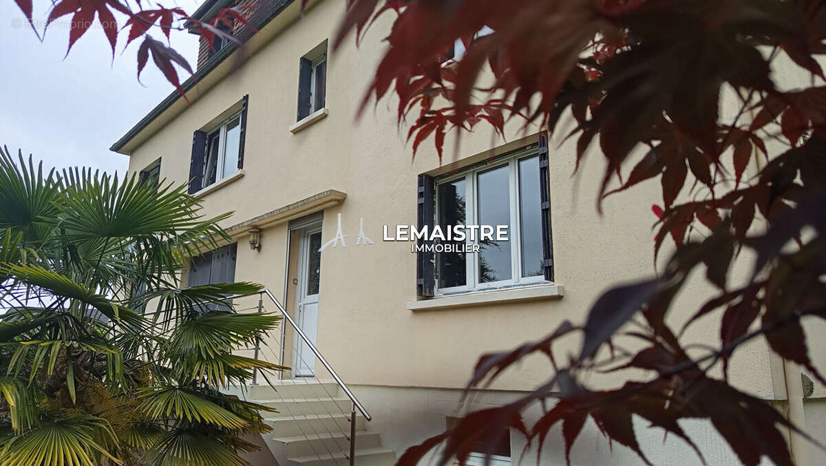 Maison à NOTRE-DAME-DE-GRAVENCHON