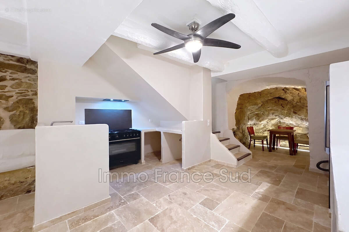 Maison 90 m² à Grimaud  - photo 3