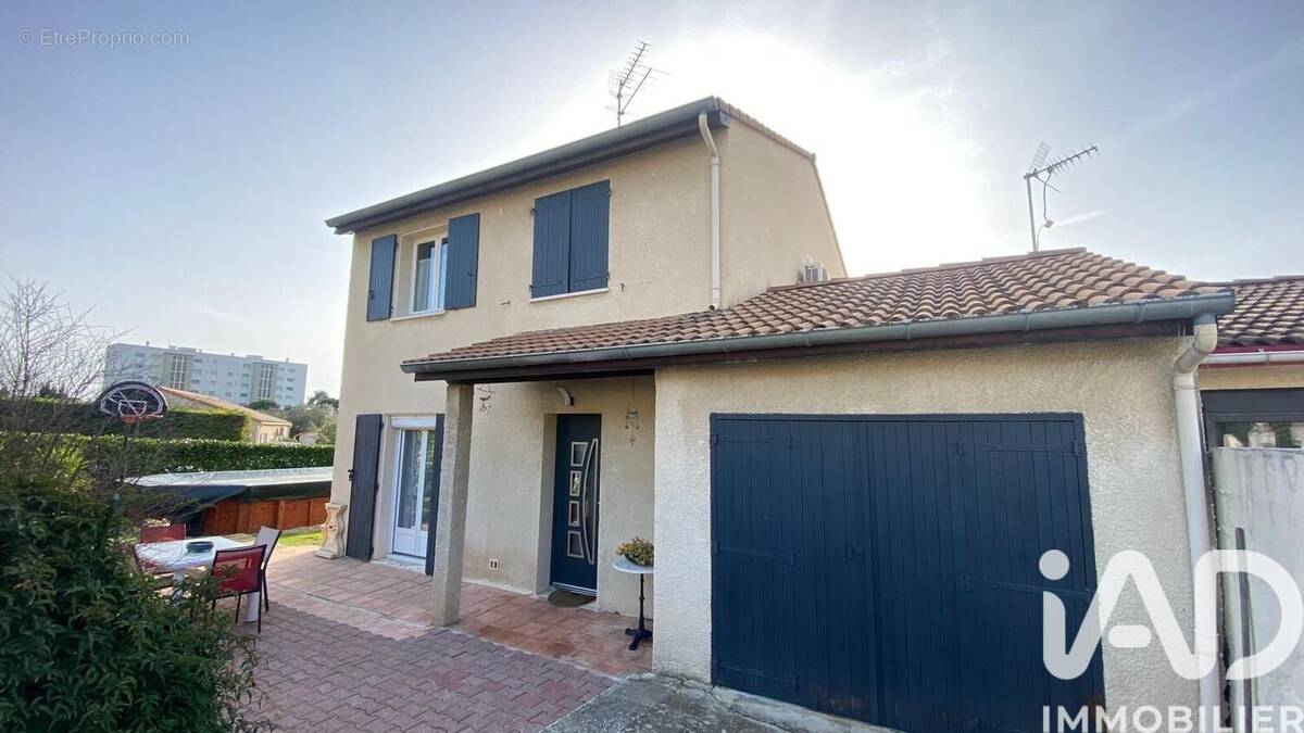Photo 1 - Maison à MONTELIMAR