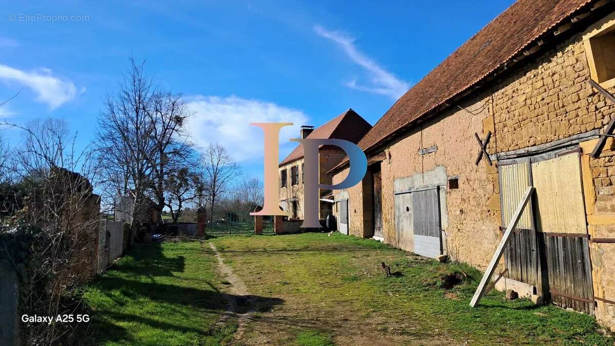 Maison à LA CLAYETTE