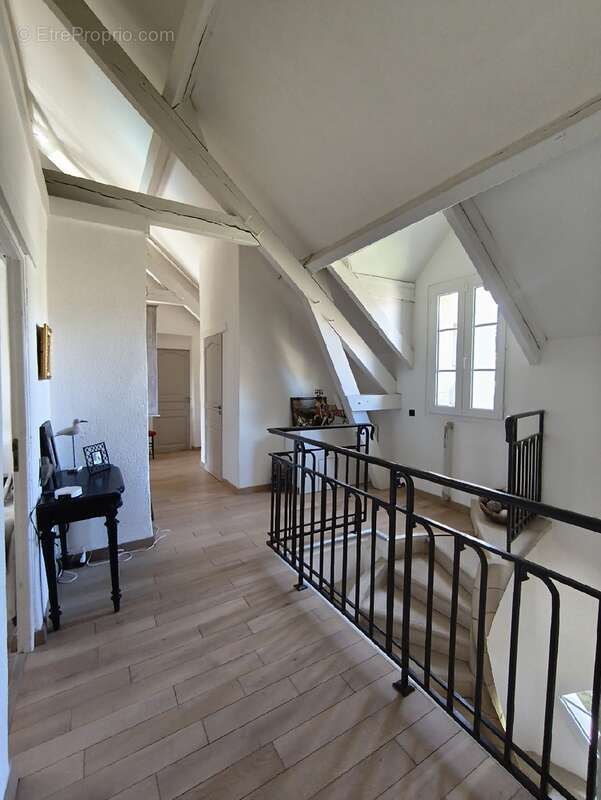 Maison 222 m² à Nesles-La-Vallee  - photo 8