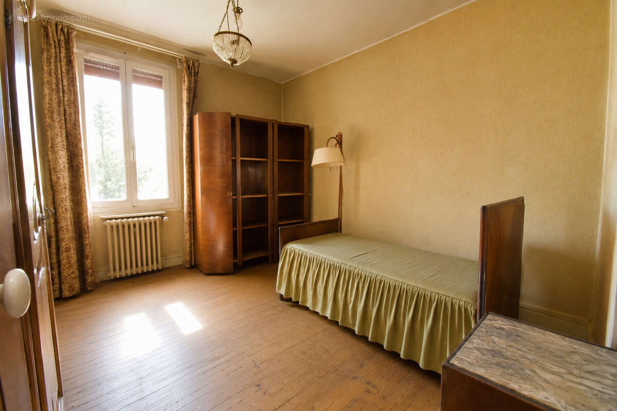 Maison de caractère à proximité du centre - photo 5