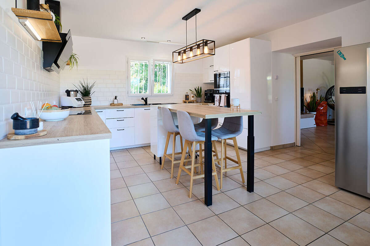 Maison 180m² à buros - photo 10