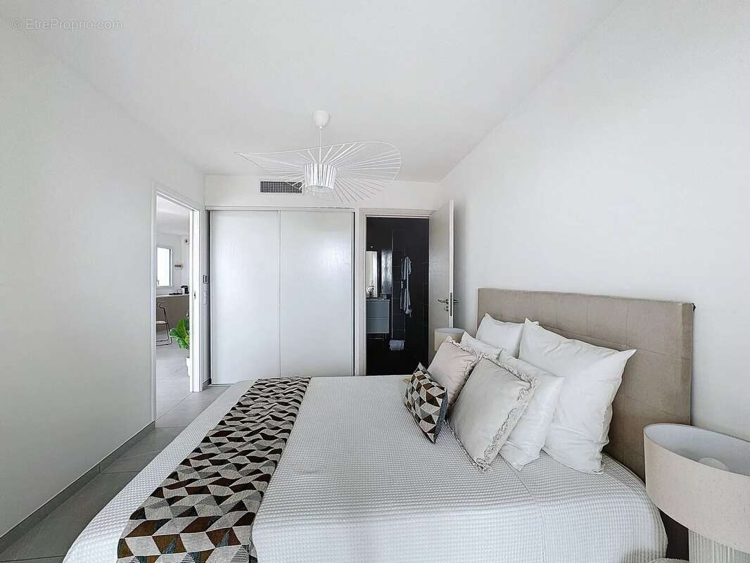 Offre d'exception: 4 pièce Juan les Pins au dernier étage et vue mer - photo 7