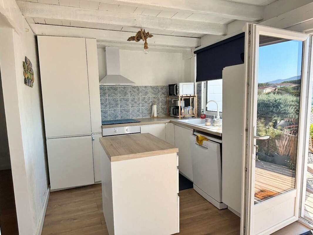 Maison à ROQUEBRUNE-SUR-ARGENS