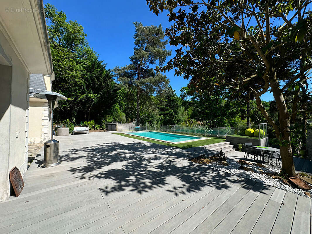 Maison à VERRIERES-LE-BUISSON