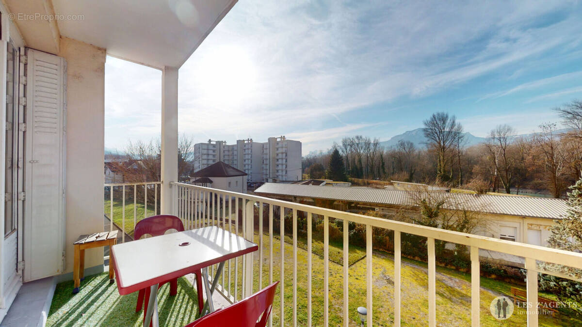 Appartement à SAINT-MARTIN-D'HERES