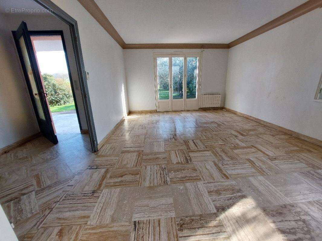 Maison à VERNIX