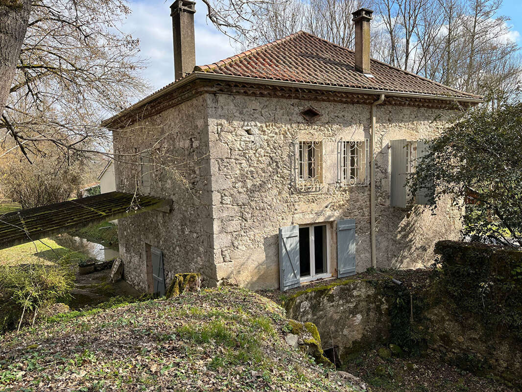 Rare : propriété avec moulin à eau - photo 2