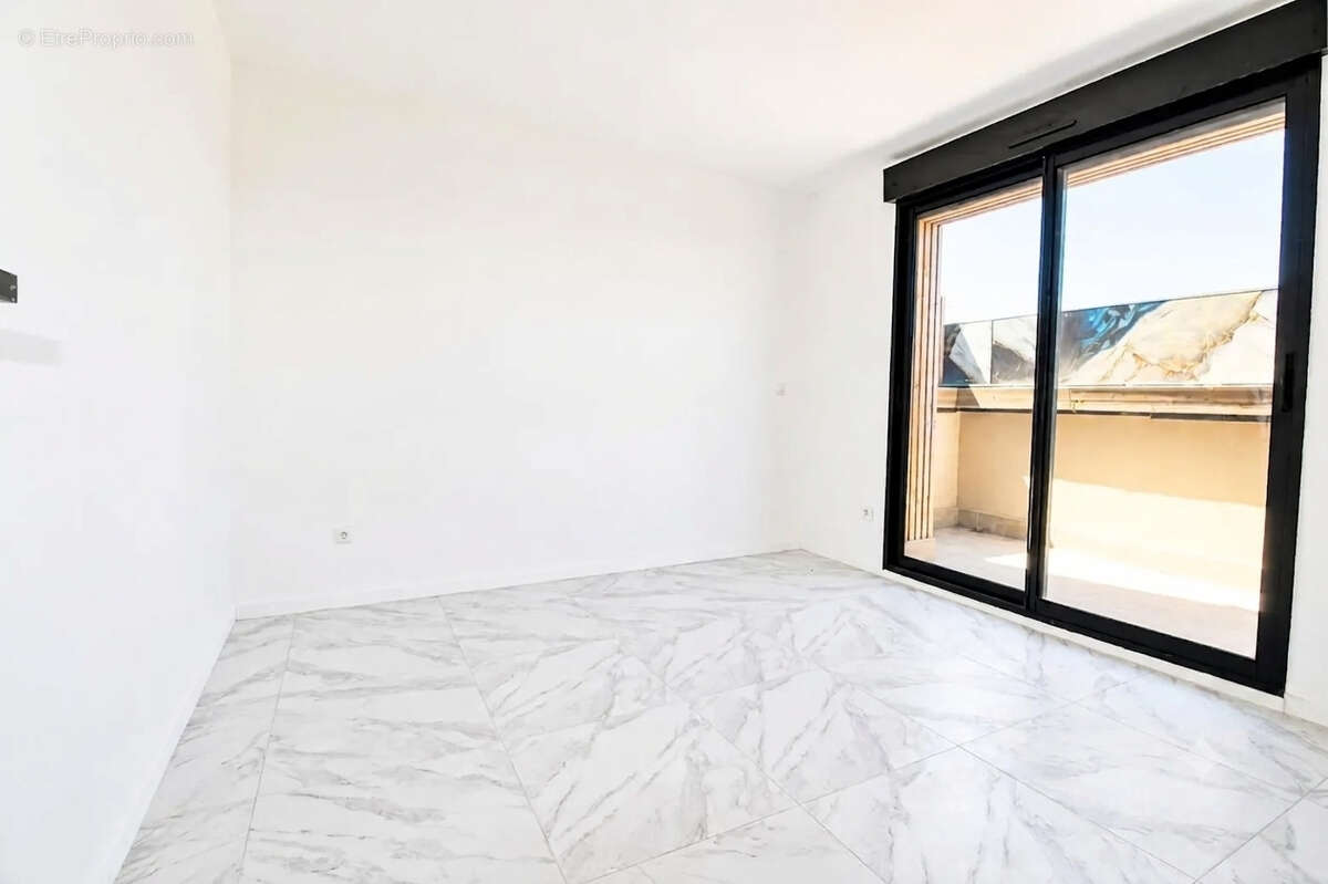 F3 avec terrasse de 20m² Frais de notaire réduits - photo 3
