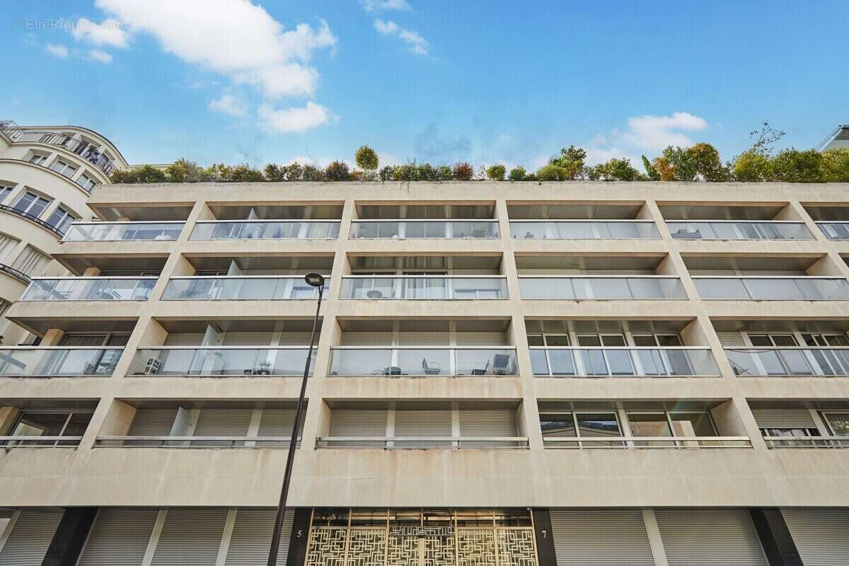 Appartement à PARIS-7E