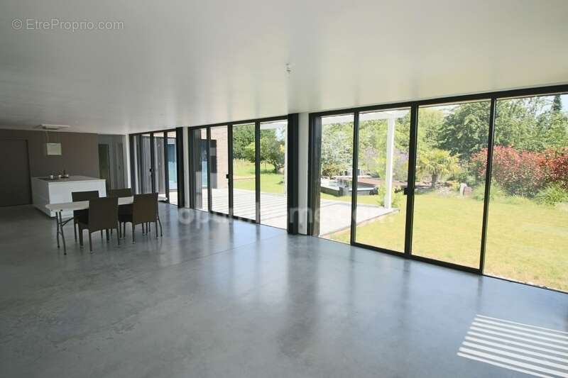 Templeuve-en-Pévèle – Maison cubique récente de 175 m² – Semi plain pied – Prestations haut de gamme - photo 9